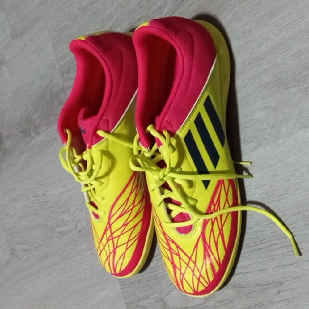 Adidas size 9.5